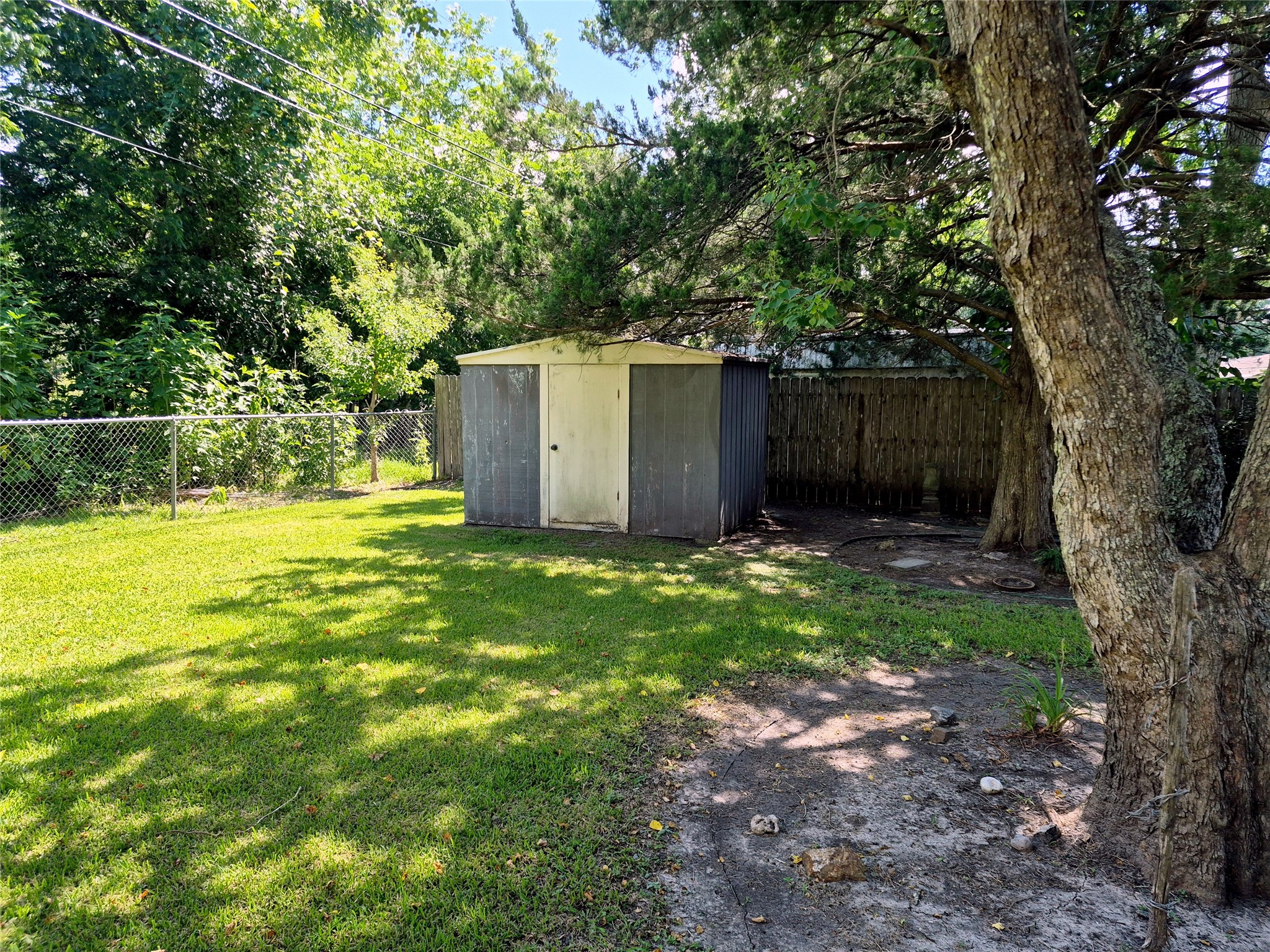 613 Southside Drive Angleton, TX 77515 - Photo 38 of 41