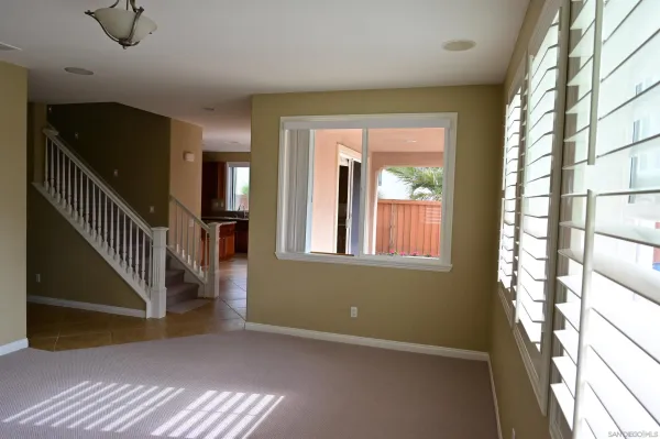 a view of an entryway with a livingroom