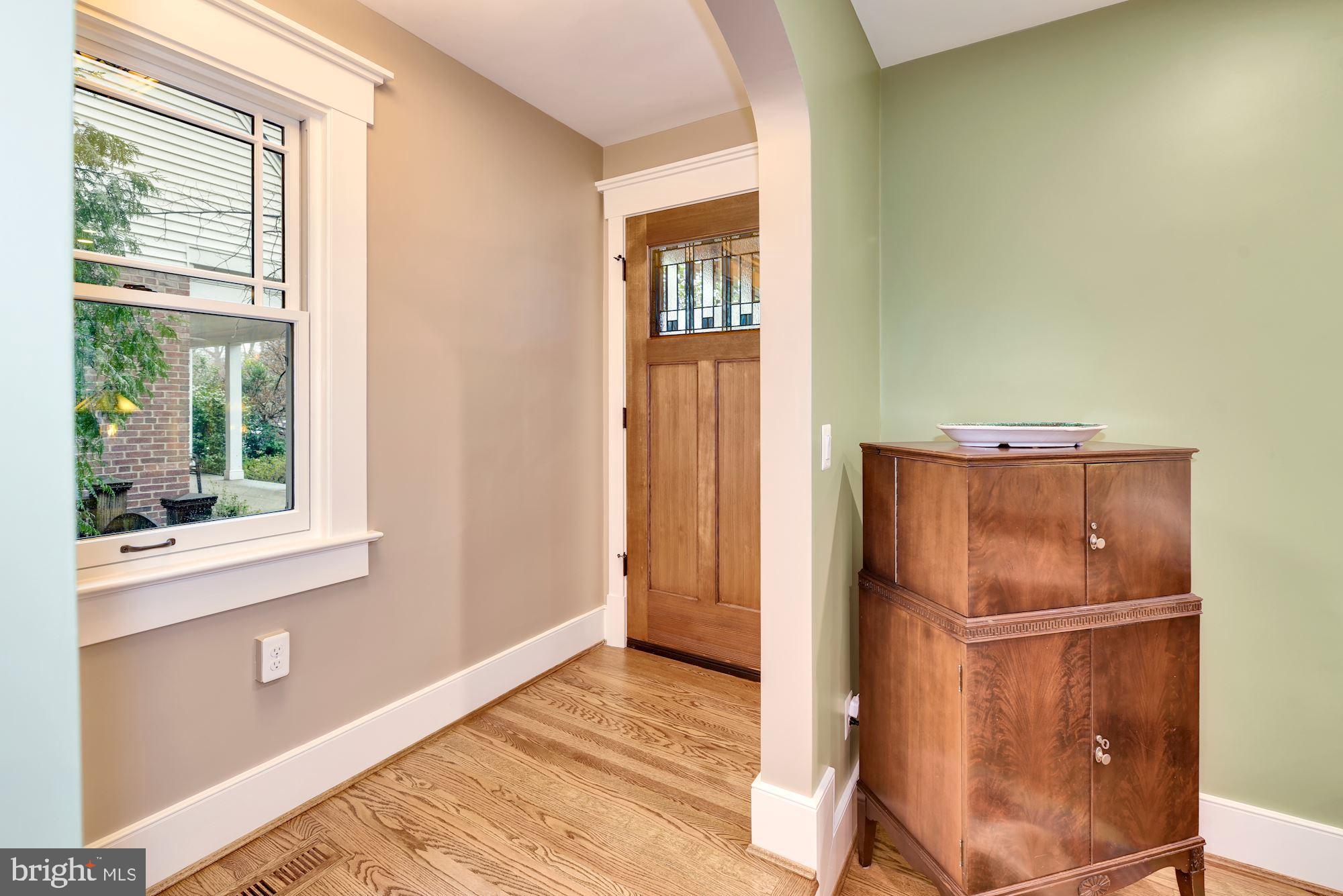 6130 Utah Avenue Northwest Washington, DC 20015 - Photo 3 of 37