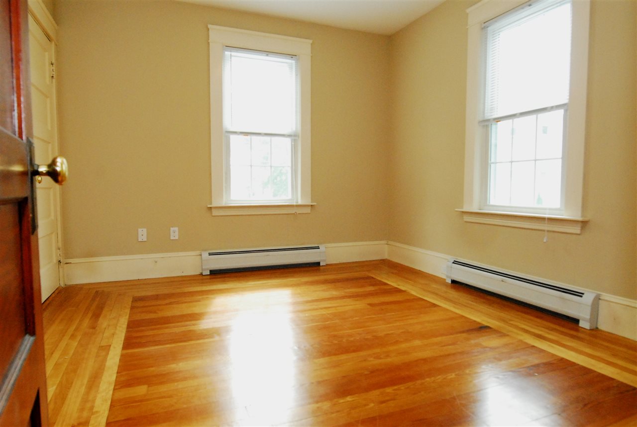 132 Rosedale Avenue Manchester, NH 03103 - Photo 5 of 22
