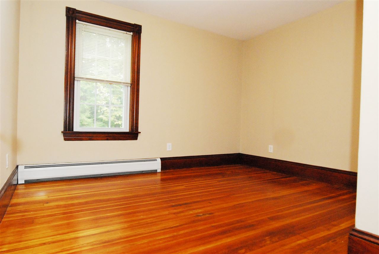 132 Rosedale Avenue Manchester, NH 03103 - Photo 9 of 22