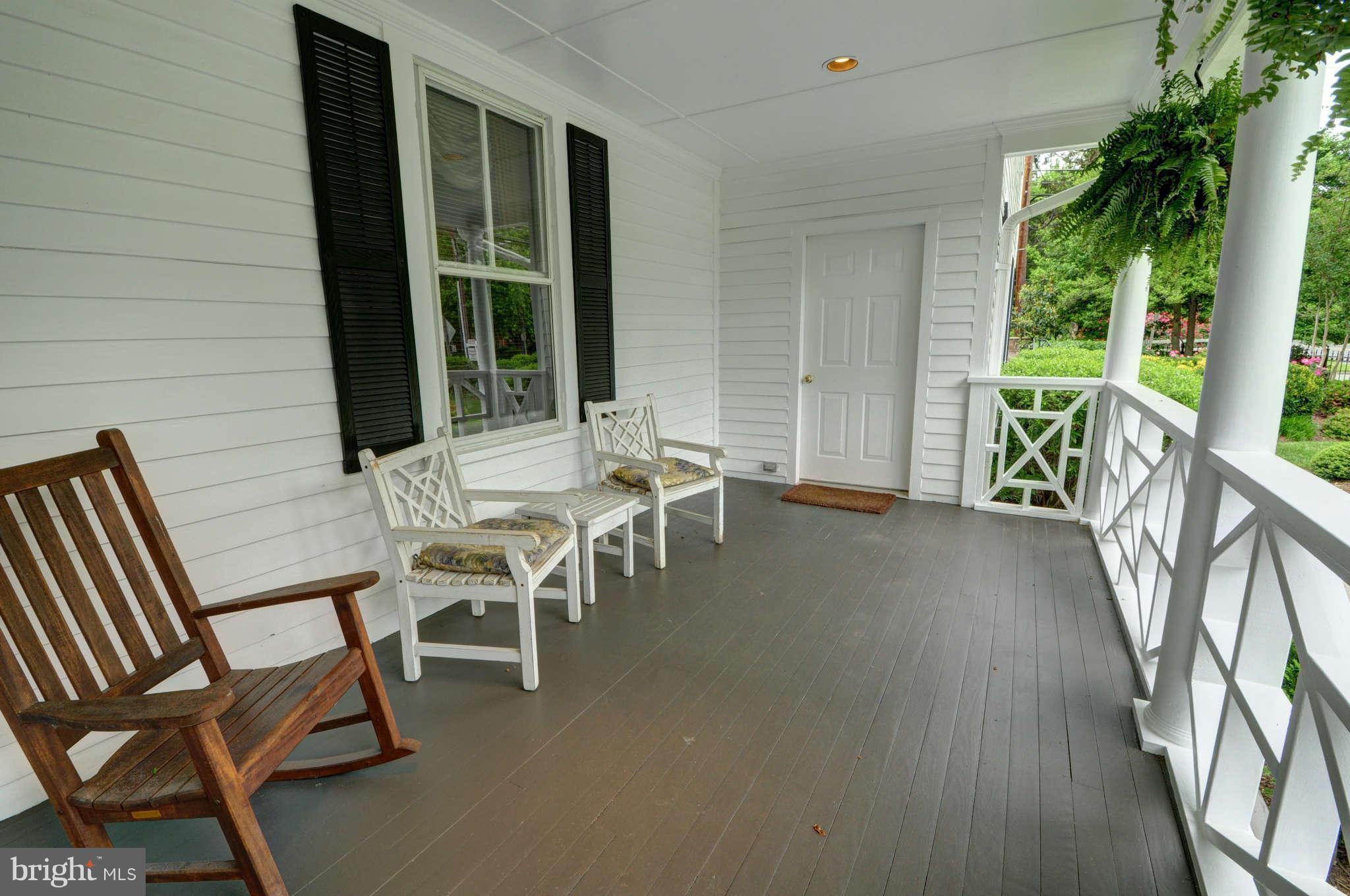 3732 Chain Bridge Road Fairfax, VA 22030 - Photo 2 of 30 Front Porch