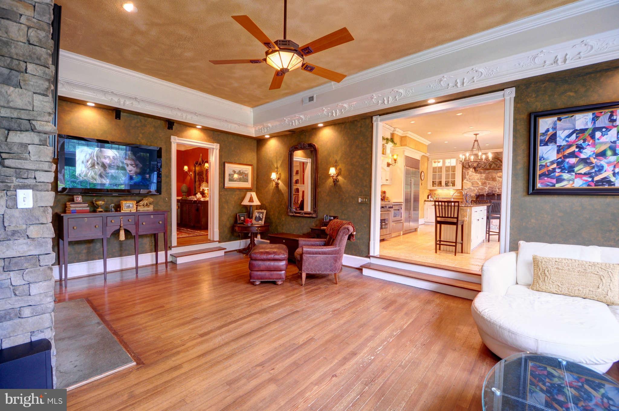 3732 Chain Bridge Road Fairfax, VA 22030 - Photo 12 of 30 Family Room