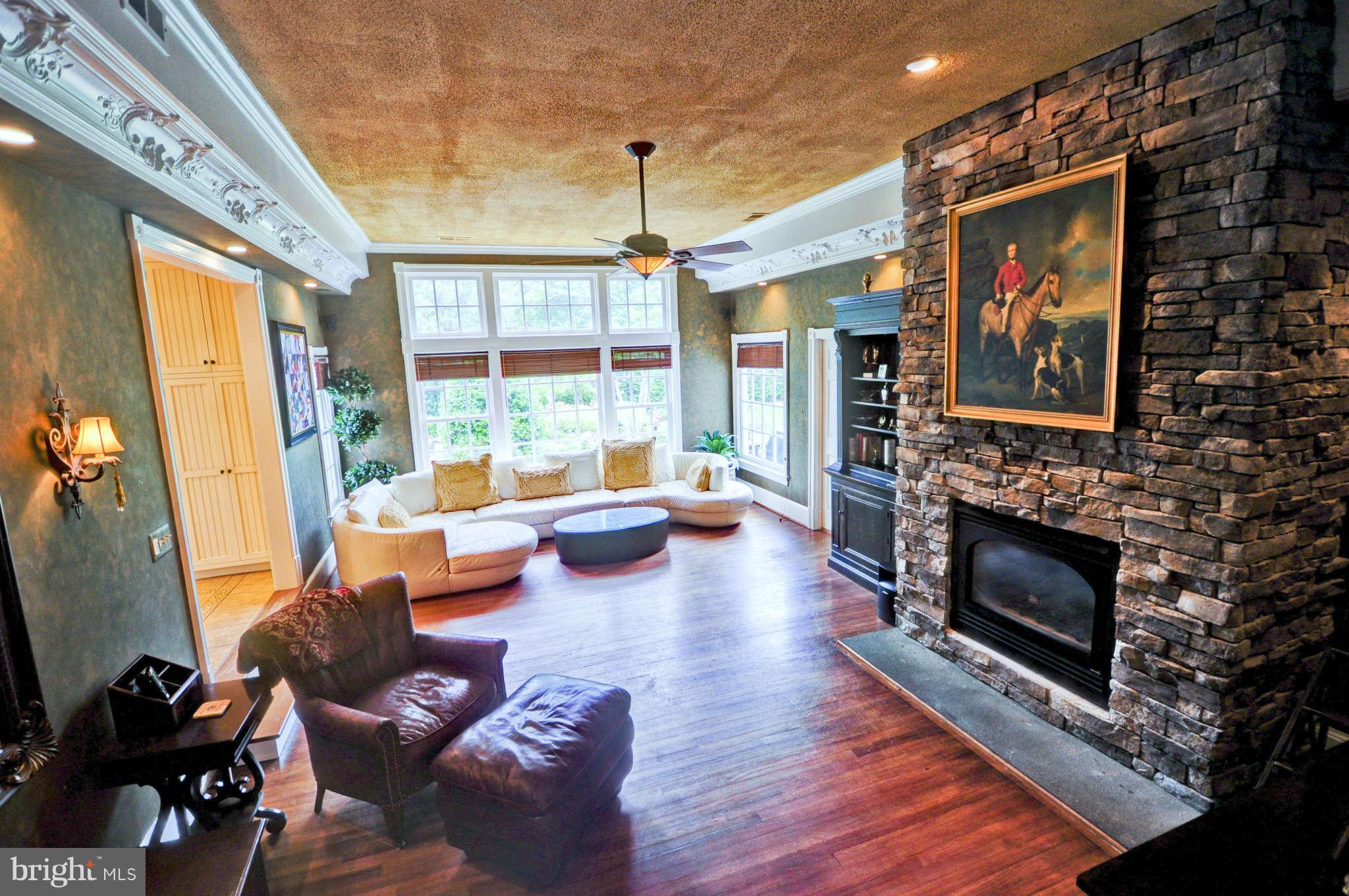 3732 Chain Bridge Road Fairfax, VA 22030 - Photo 13 of 30 Family Room