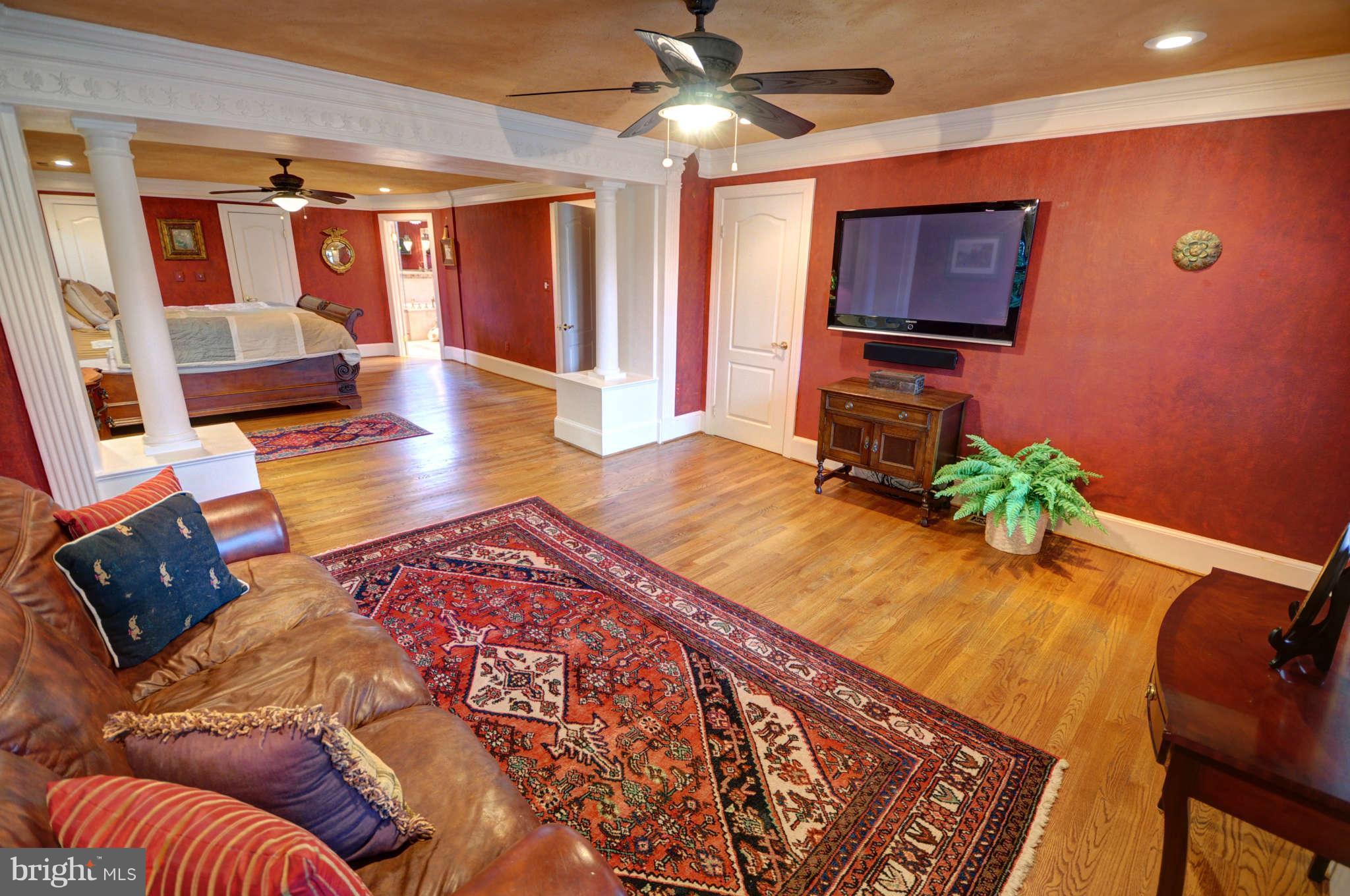 3732 Chain Bridge Road Fairfax, VA 22030 - Photo 16 of 30 Sitting Room