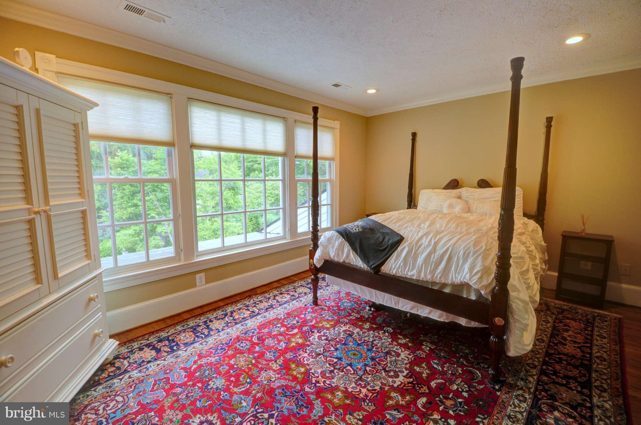 3732 Chain Bridge Road Fairfax, VA 22030 - Photo 19 of 30 Bedroom