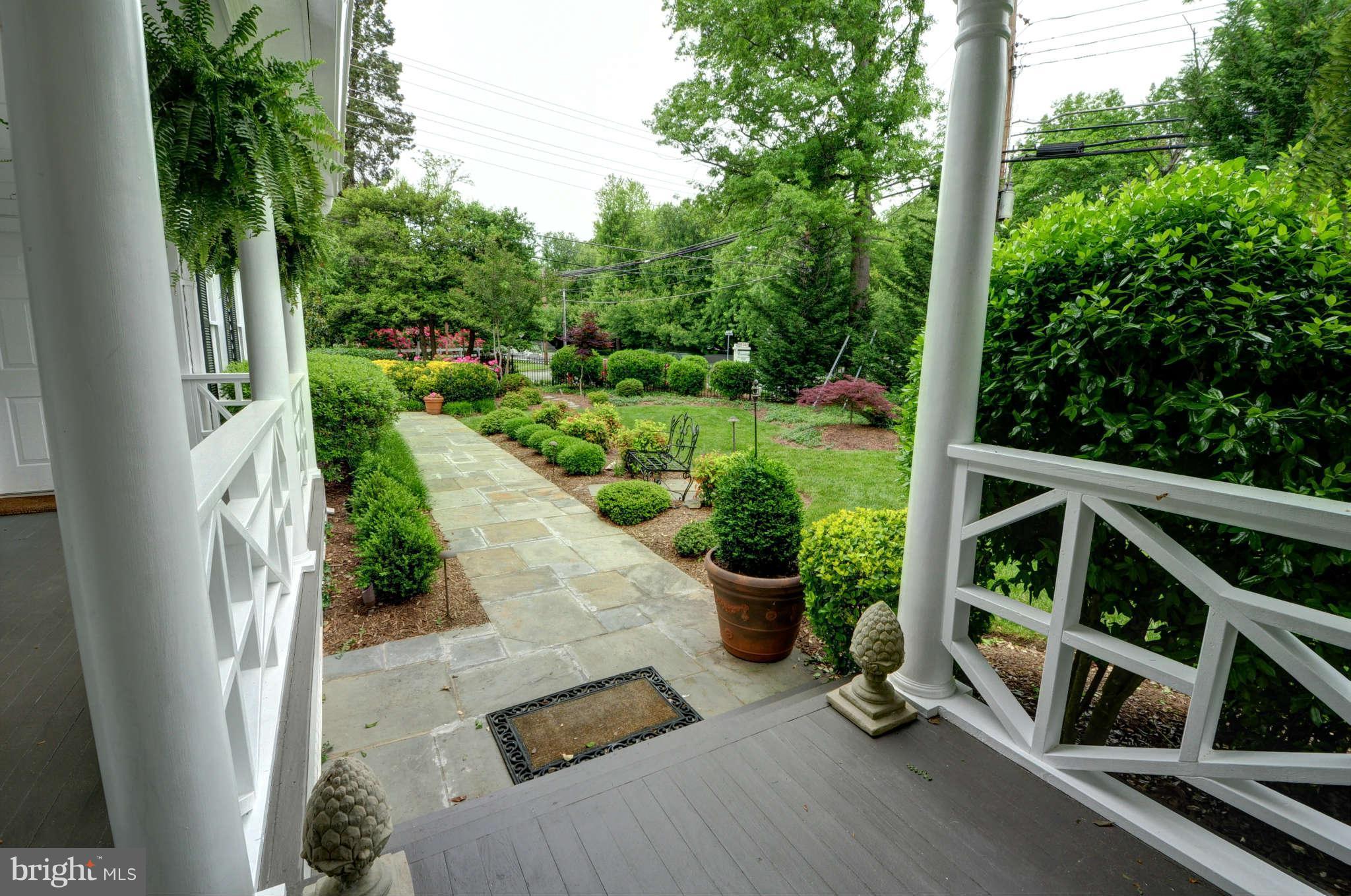 3732 Chain Bridge Road Fairfax, VA 22030 - Photo 3 of 30 Front Walk
