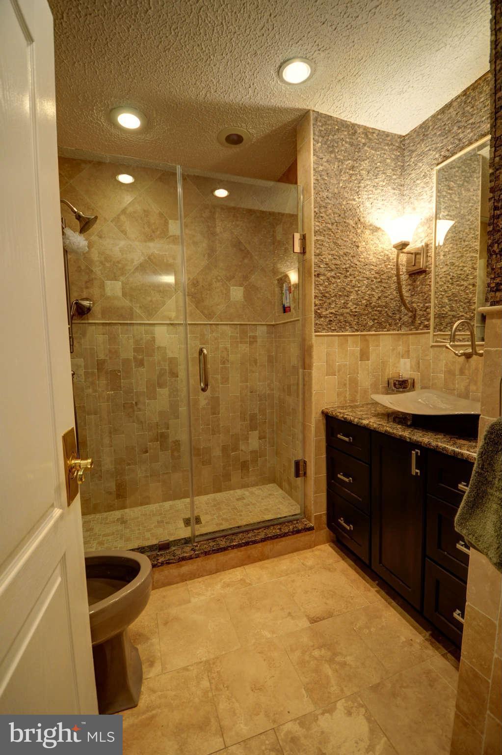 3732 Chain Bridge Road Fairfax, VA 22030 - Photo 23 of 30 Bath