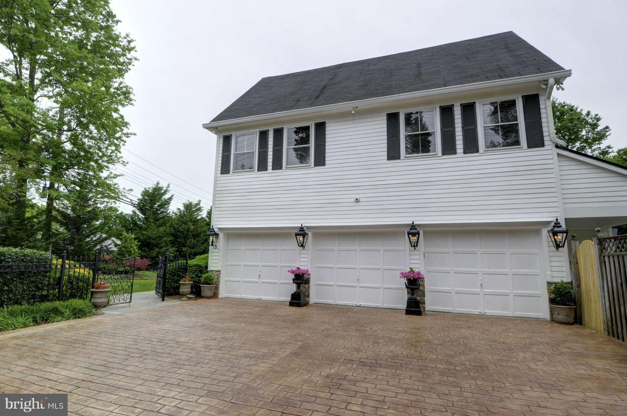 3732 Chain Bridge Road Fairfax, VA 22030 - Photo 30 of 30 3 Car Side Load Garage