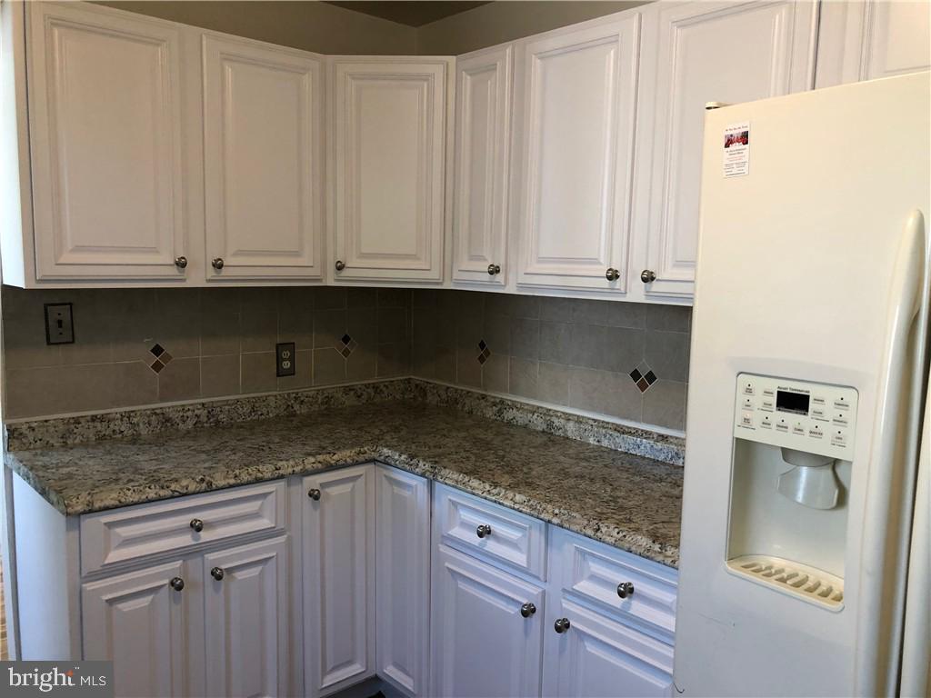 5813 Ravenswood Road Riverdale, MD 20737 - Photo 3 of 6 New kitchen countertop