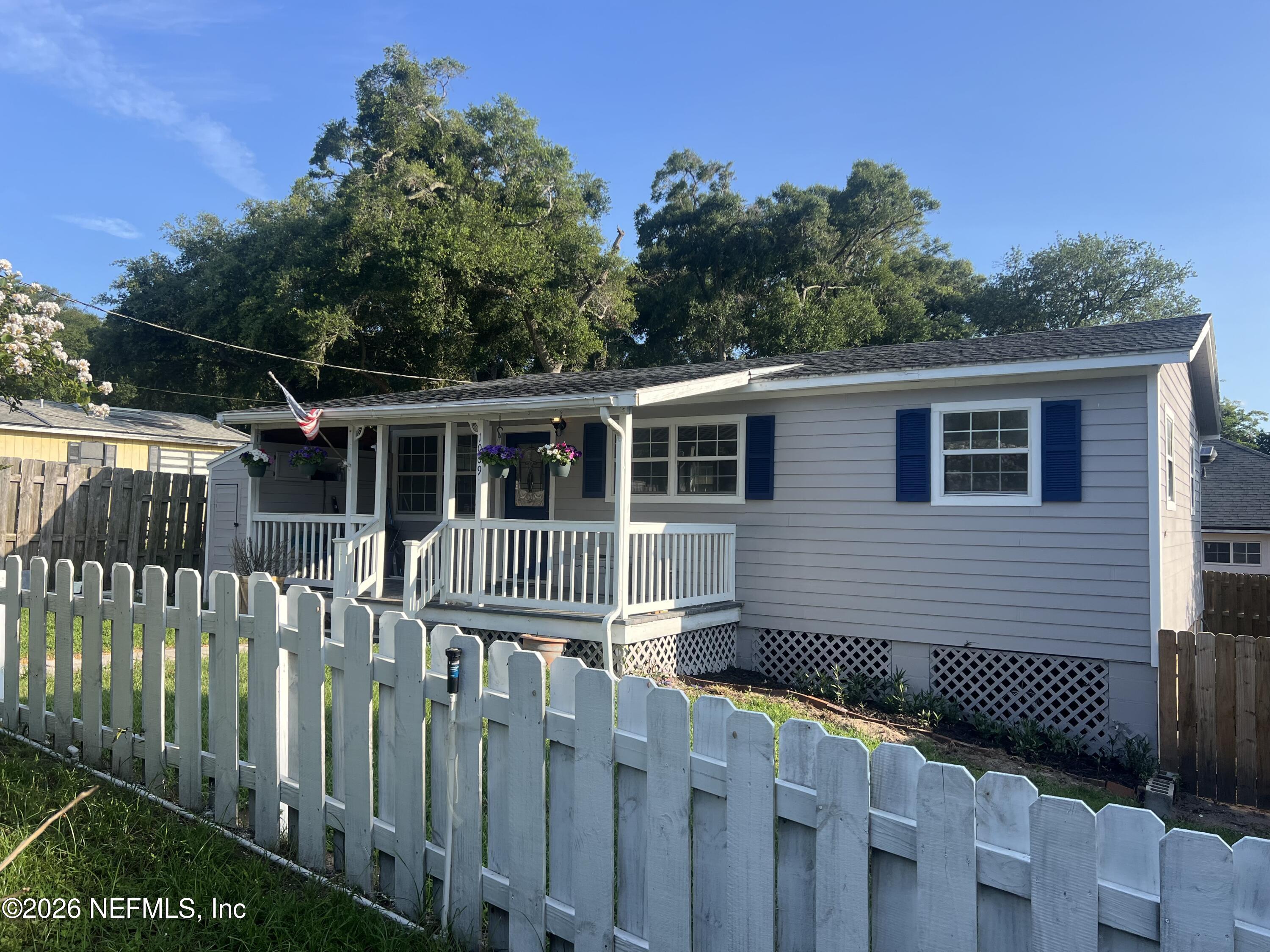1009 Calhoun Street Fernandina Beach, FL 32034 - Photo 2 of 4 IMG_3882