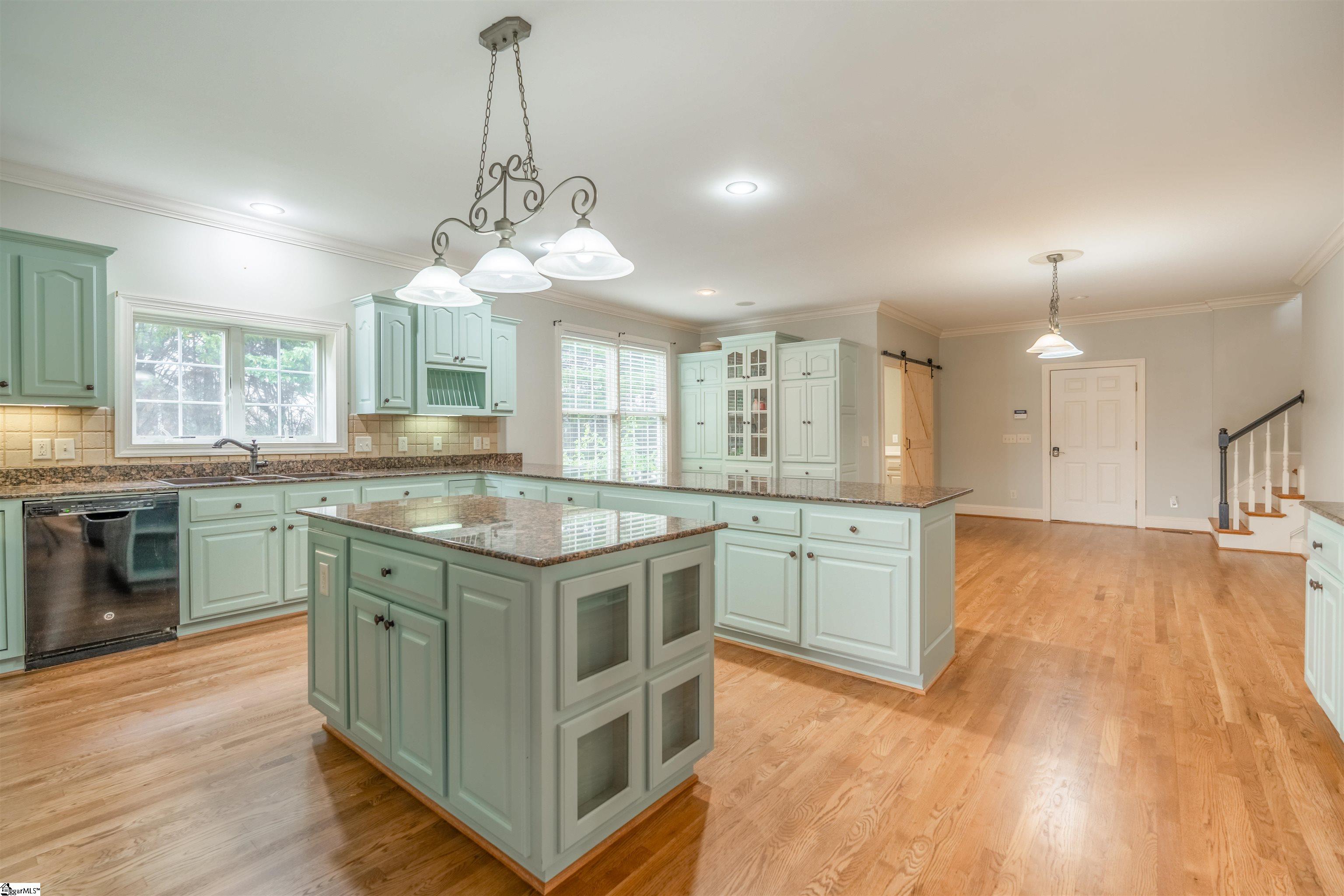 323 Waters Road Taylors, SC 29687 - Photo 13 of 50