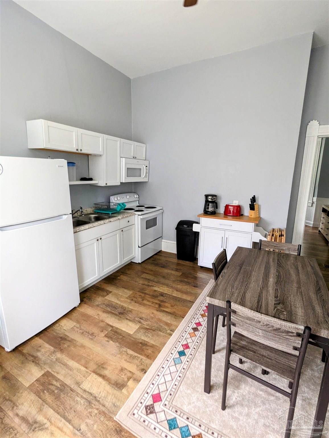 911 North Spring Street, Unit 1 Pensacola, FL 32501 - Photo 4 of 15