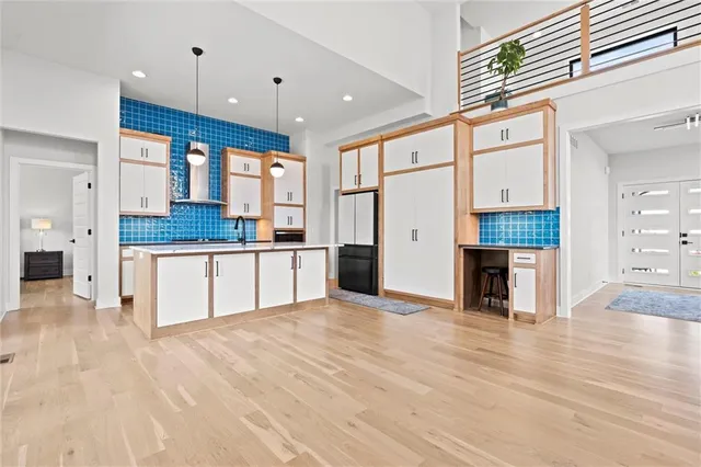 $725,000 | 22615 West 87th Terrace, Lenexa, KS 66227