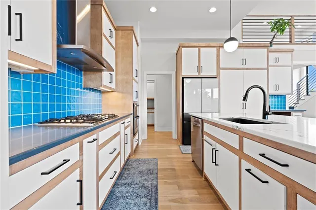 $725,000 | 22615 West 87th Terrace, Lenexa, KS 66227