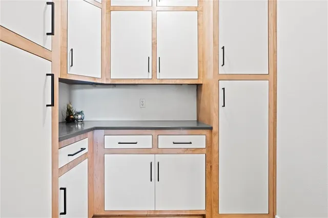 $725,000 | 22615 West 87th Terrace, Lenexa, KS 66227