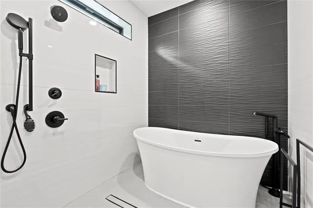 $725,000 | 22615 West 87th Terrace, Lenexa, KS 66227