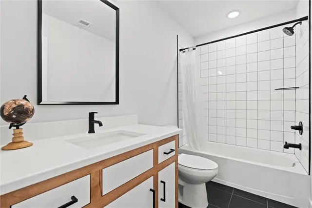 $725,000 | 22615 West 87th Terrace, Lenexa, KS 66227