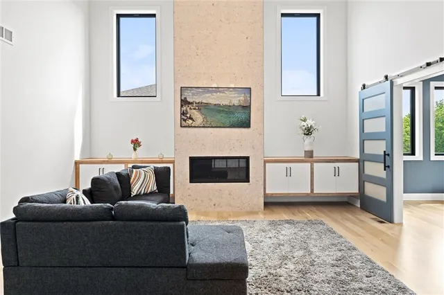 $725,000 | 22615 West 87th Terrace, Lenexa, KS 66227