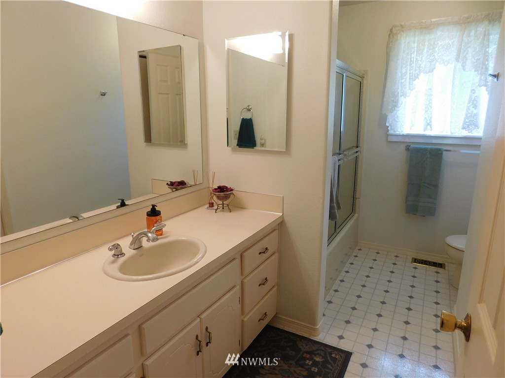 263 Kruger Road Onalaska, WA 98570 - Photo 10 of 25 Gallery Image 10