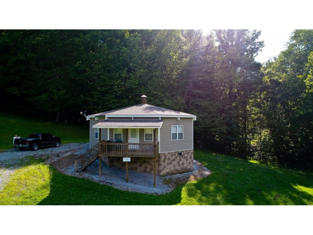 5285 Rag Mountain Road Hartford, TN 37753 - Photo 1 of 36 Photo 1