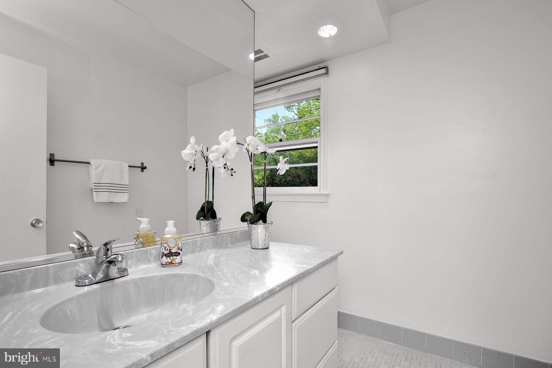 5000 Westpath Terrace Bethesda, MD 20816 - Photo 21 of 44