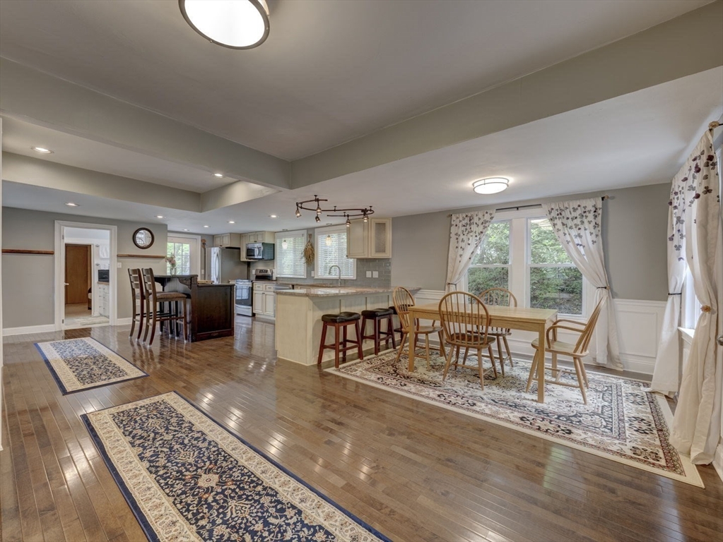 33-36 Overlook Road Holland, MA 01521 - Photo 7 of 38