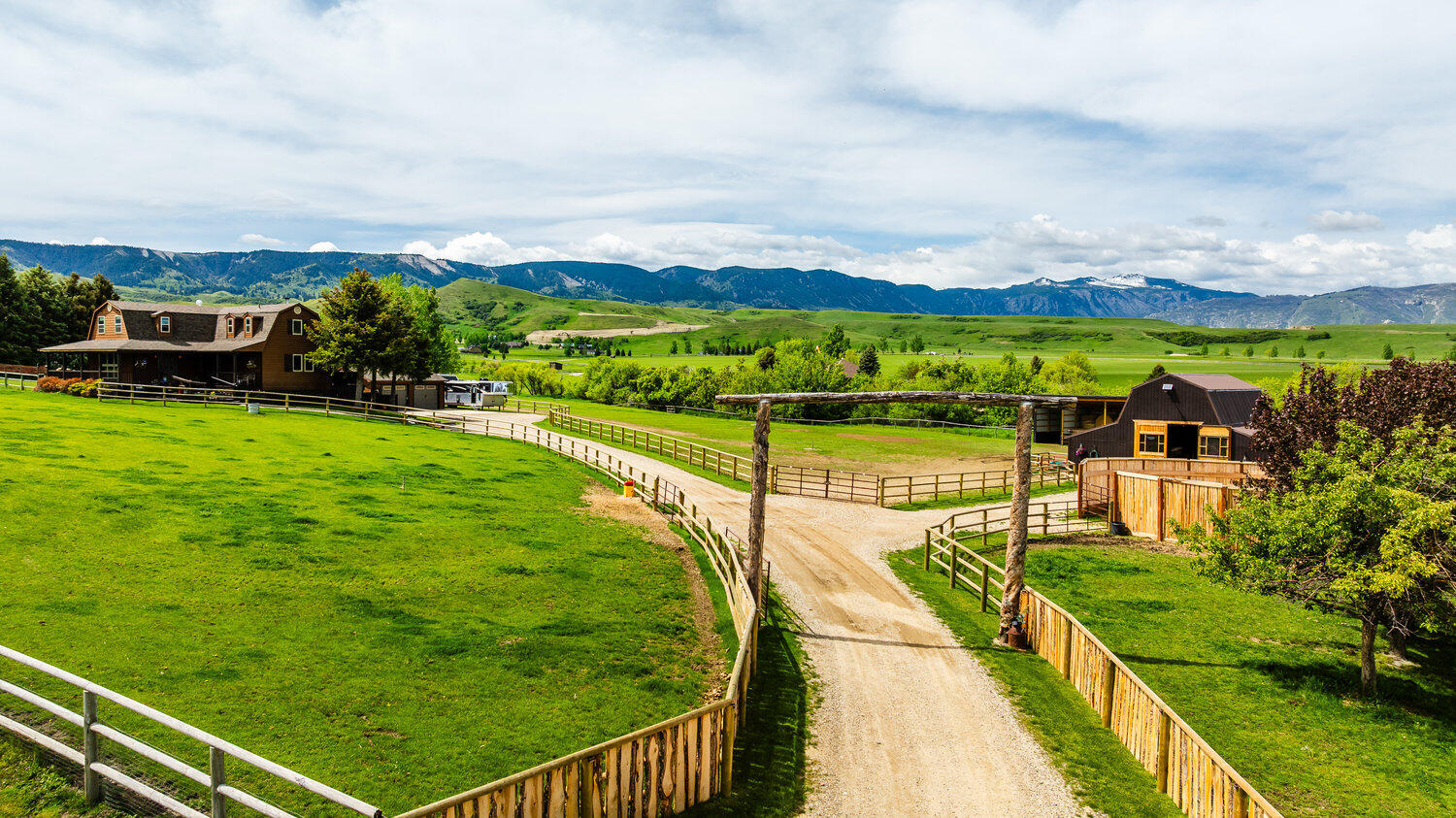 354 Bird Farm Road Sheridan, WY 82801 - Photo 20 of 51 Entrance to Property