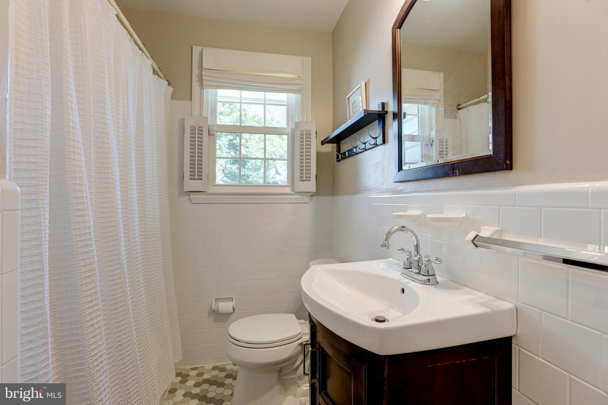 108 Greenbrier Road Baltimore, MD 21286 - Photo 15 of 24 Gallery Image 15