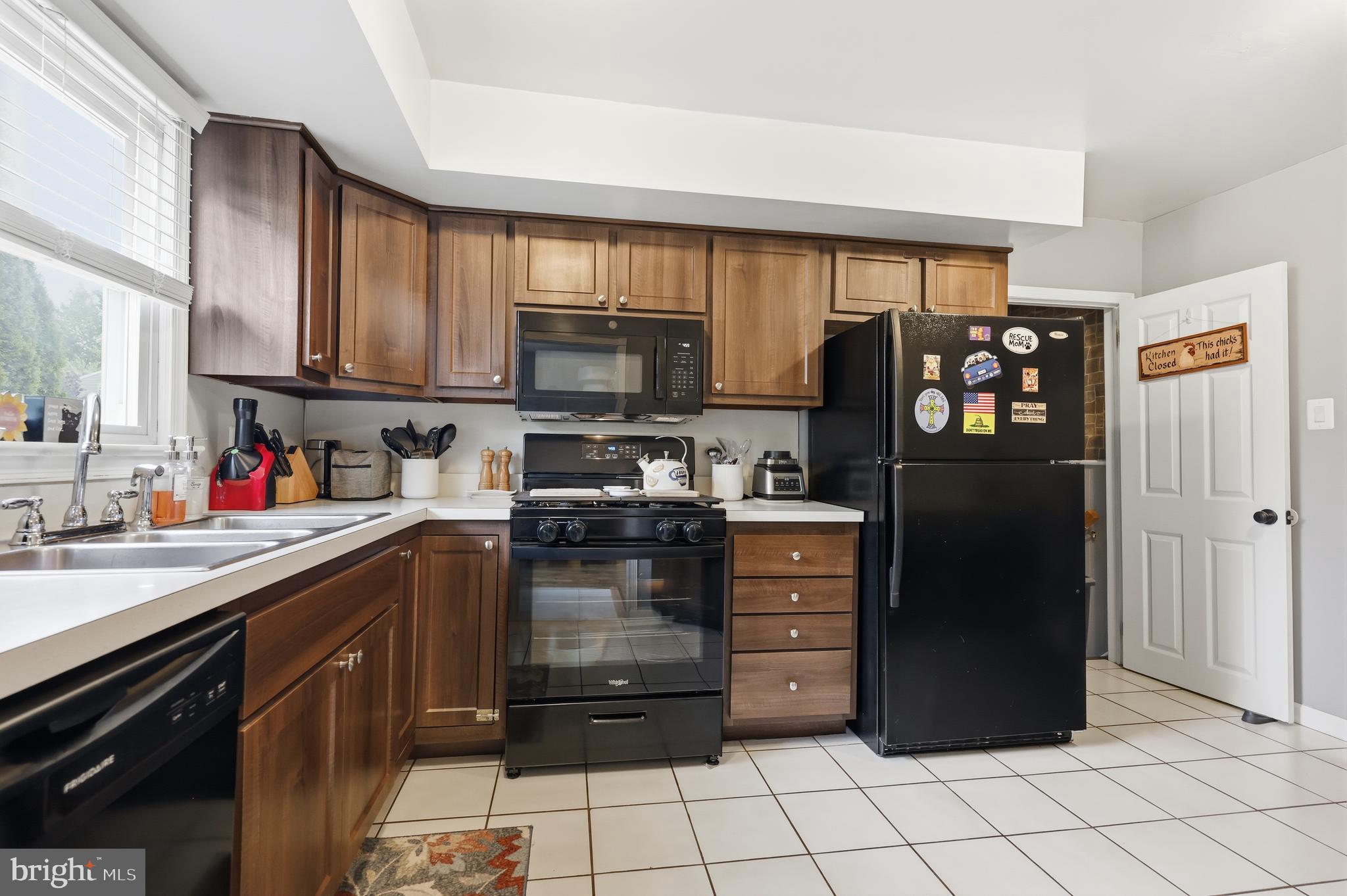 361 Valley Road Warminster, PA 18974 - Photo 9 of 30