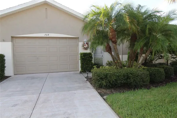 $1,900 | 704 Tremont Greens Lane, Unit 107, Sun City Center, FL 33573