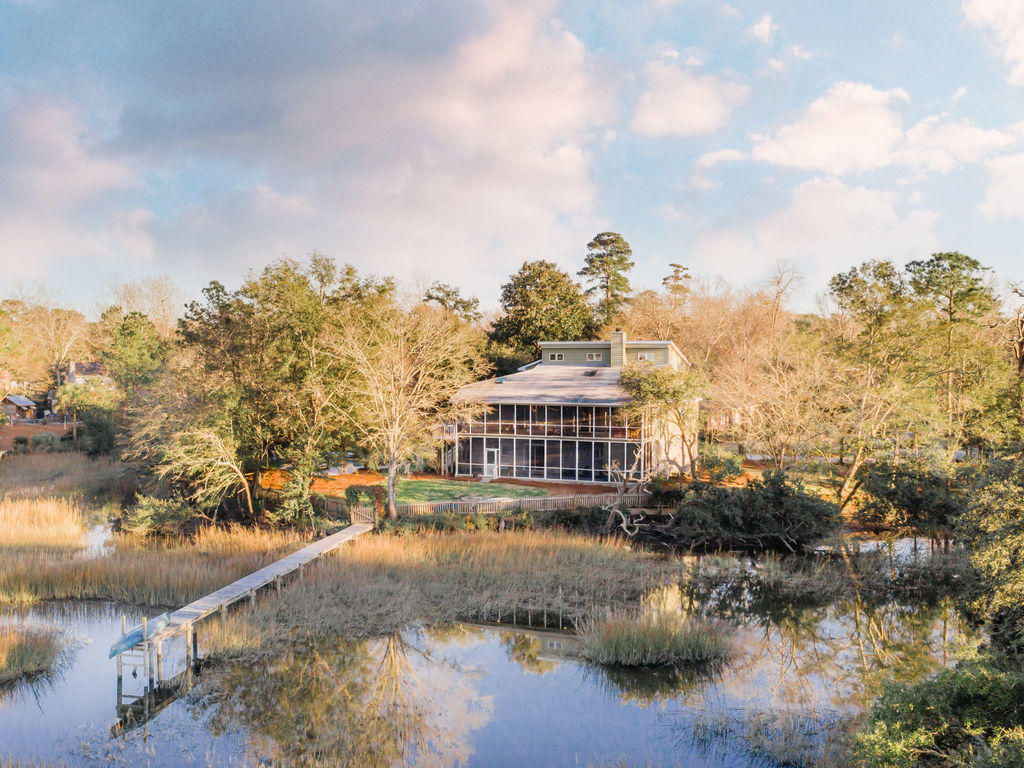 808 Milldenhall Road Mount Pleasant, SC 29464 - Photo 2 of 64 Side view of house