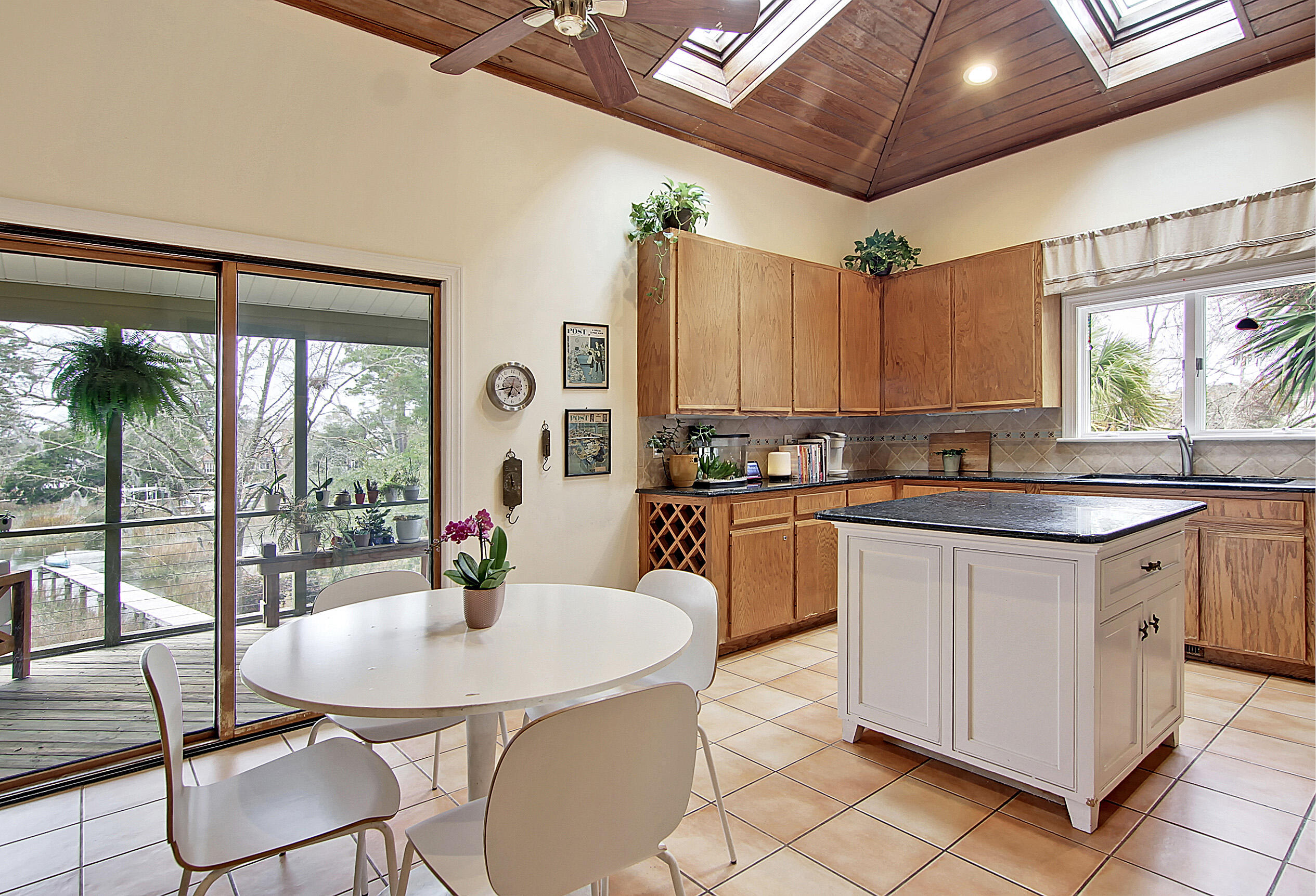 808 Milldenhall Road Mount Pleasant, SC 29464 - Photo 16 of 64 Kitchen