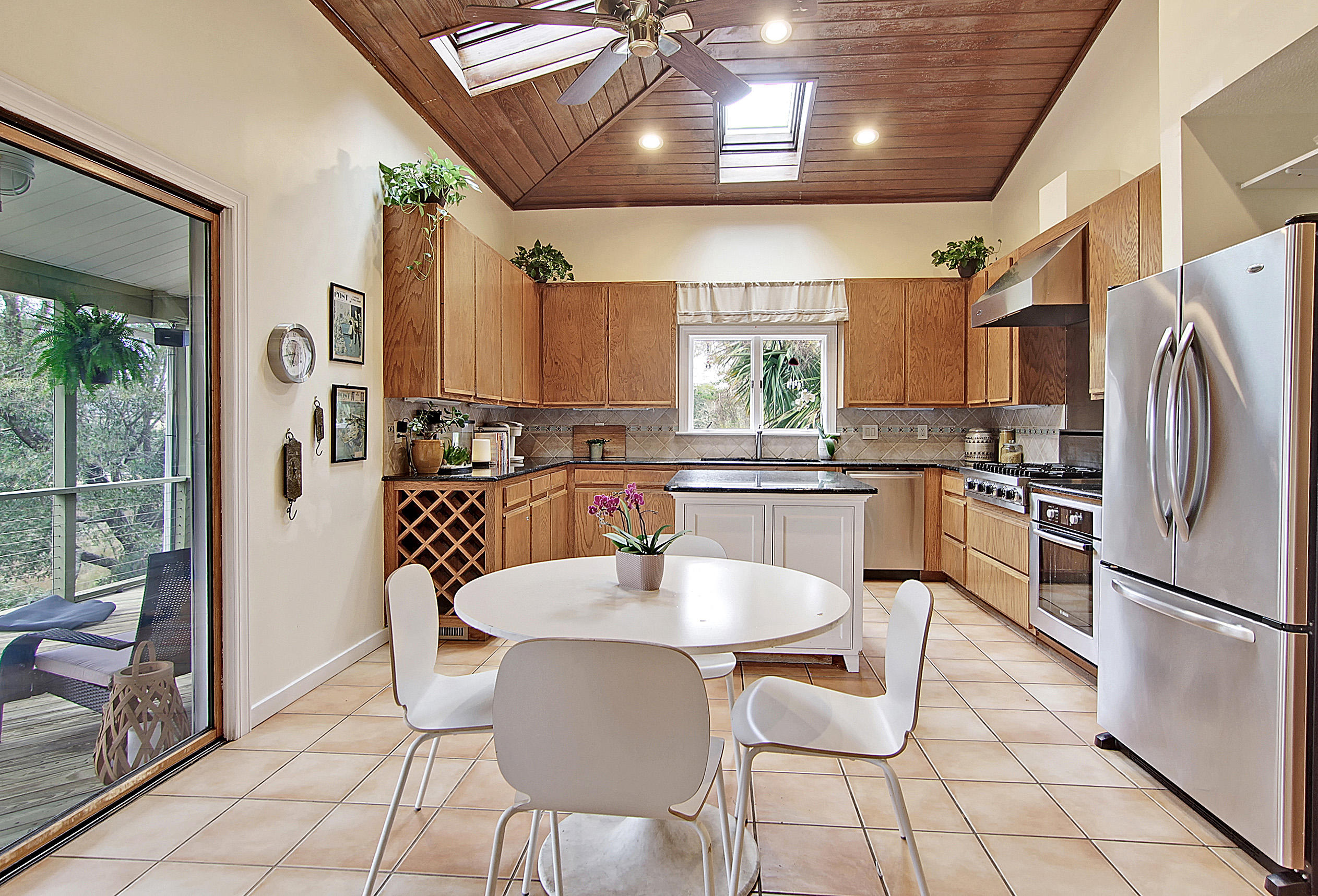 808 Milldenhall Road Mount Pleasant, SC 29464 - Photo 31 of 64 Kitchen