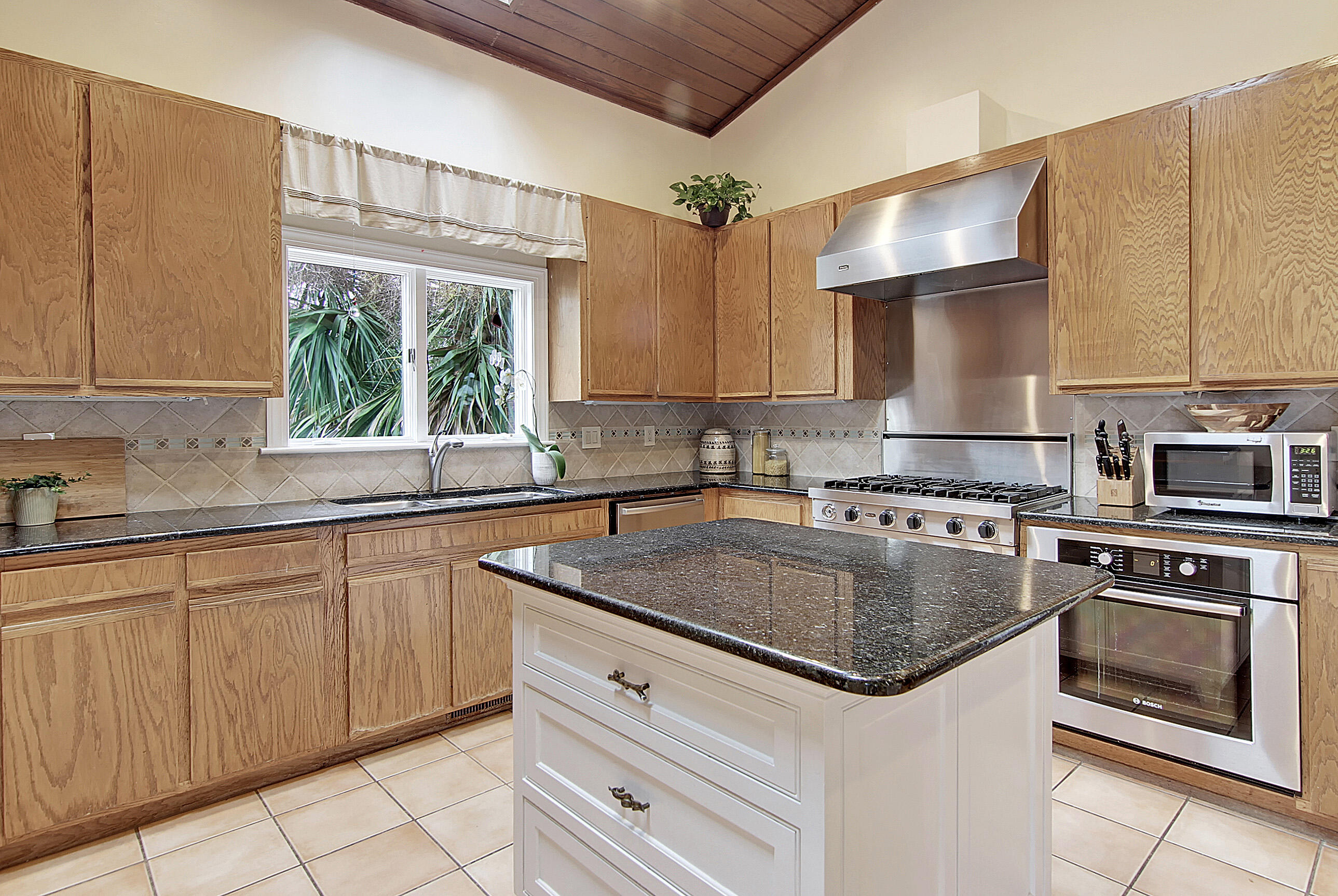 808 Milldenhall Road Mount Pleasant, SC 29464 - Photo 33 of 64 Kitchen Island