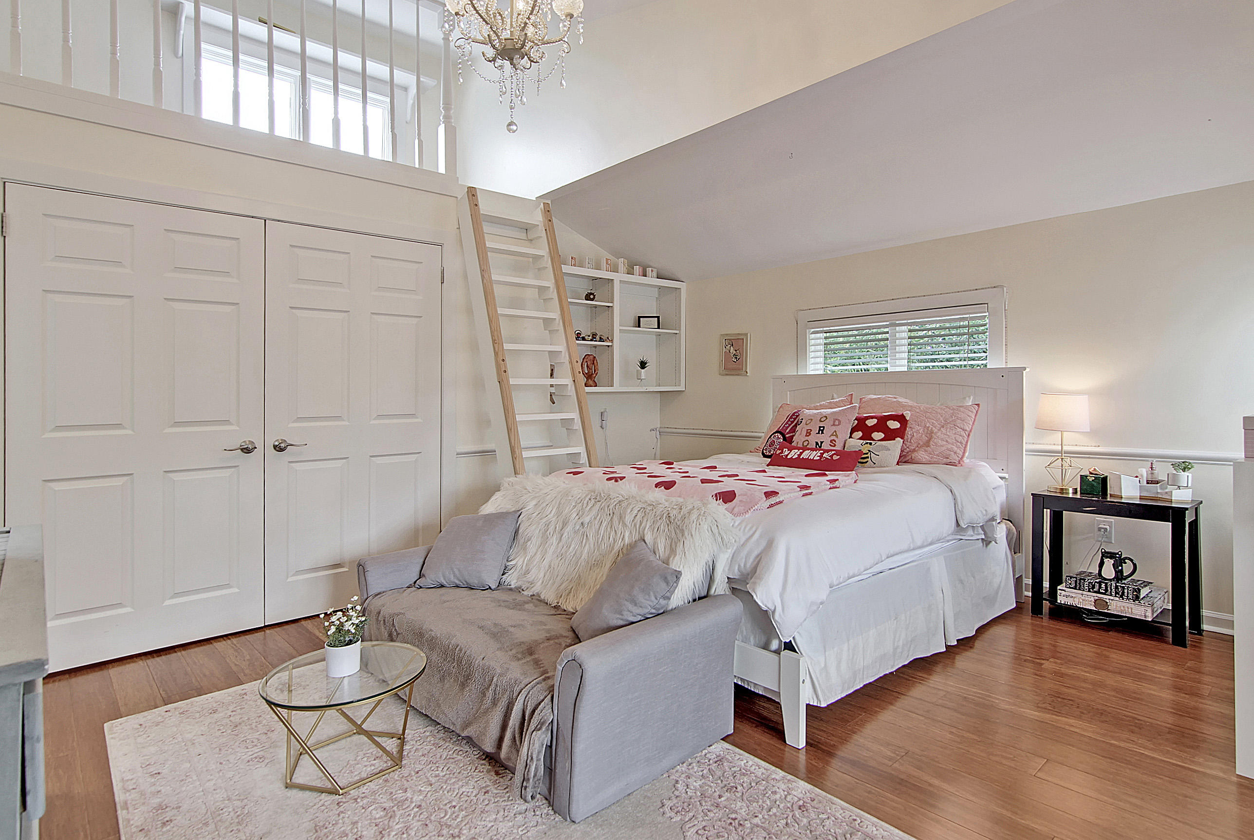 808 Milldenhall Road Mount Pleasant, SC 29464 - Photo 43 of 64 Guest Bedroom upstairs