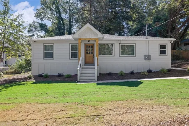 a front view of house with yard