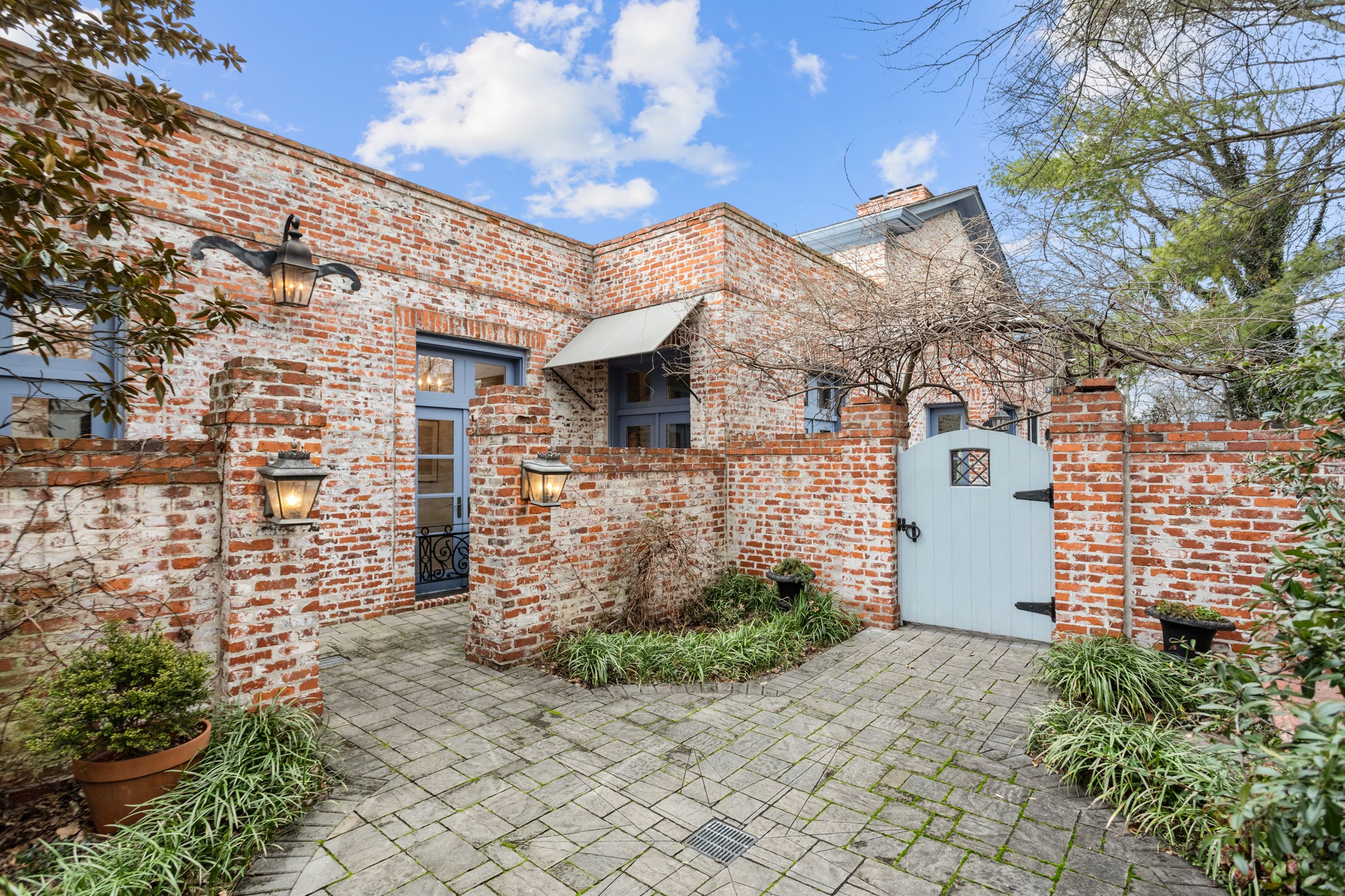 3904 Hobbs Road Nashville, TN 37215 - Photo 2 of 35 Gallery Image 2