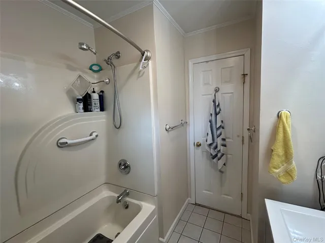 $2,150 | 102 Overocker Road, Unit 2, Poughkeepsie, NY 12603