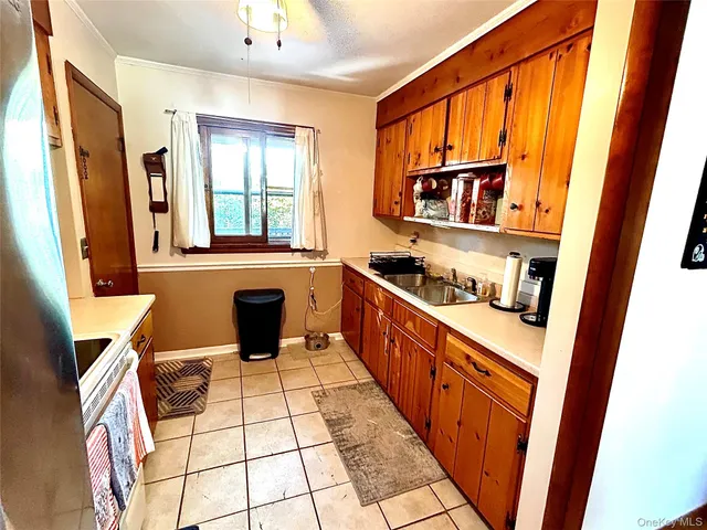 $2,150 | 102 Overocker Road, Unit 2, Poughkeepsie, NY 12603