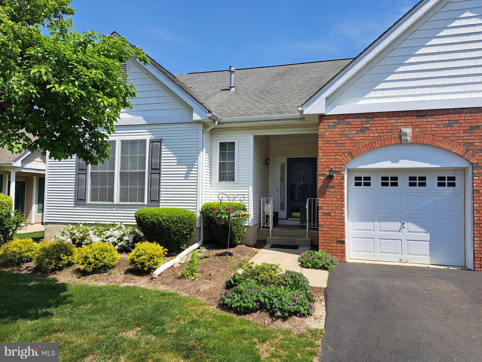 14 Goldfinch Drive Hamilton, NJ 08690 - Photo 1 of 21