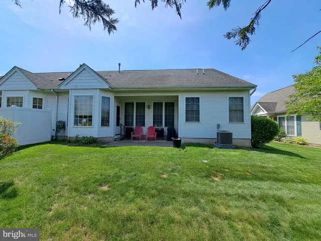 $389,000 | 14 Goldfinch Drive, Hamilton, NJ 08690