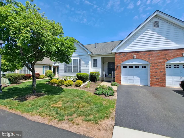 $389,000 | 14 Goldfinch Drive, Hamilton, NJ 08690