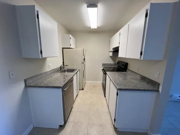 $2,300 | 402 Boardwalk Avenue, Unit 23, San Bruno, CA 94066