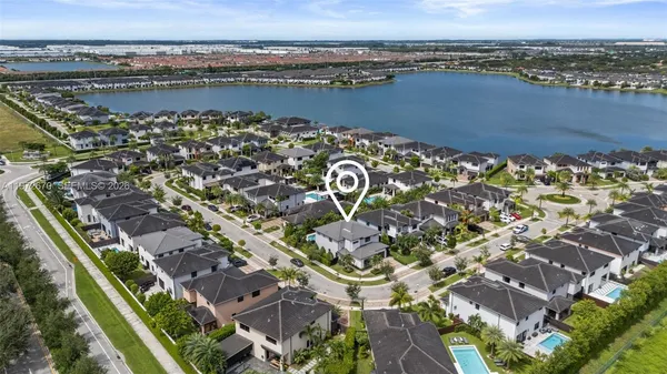 $1,290,000 | 15450 Northwest 88th Avenue, Miami Lakes, FL 33018