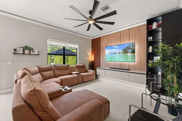 $1,290,000 | 15450 Northwest 88th Avenue, Miami Lakes, FL 33018