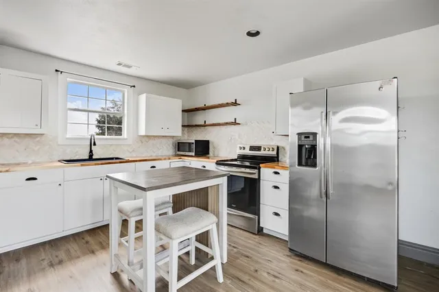 $639,999 | 32150 Farm To Market 429, Terrell, TX 75161