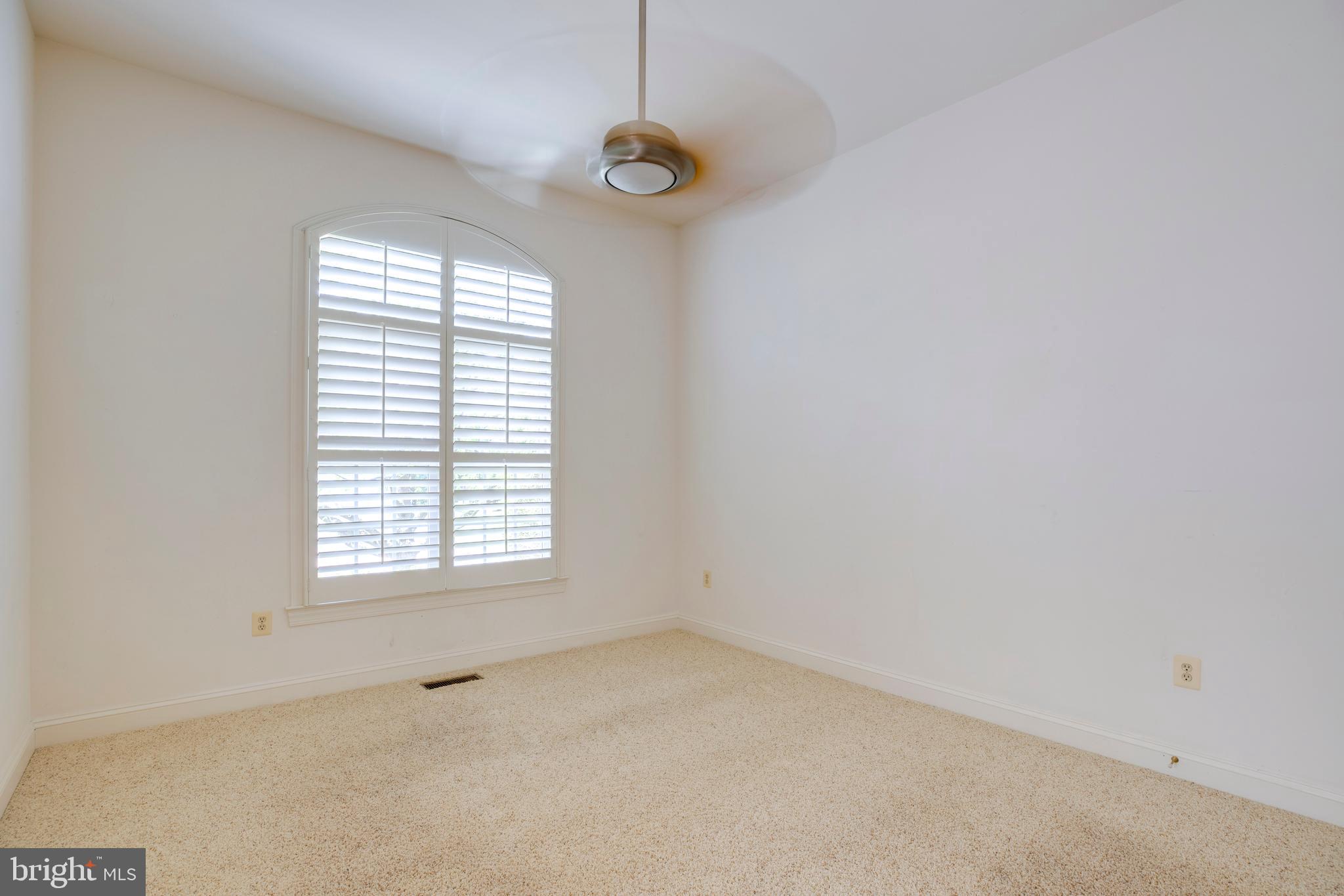 8277 Roxborough Loop Gainesville, VA 20155 - Photo 26 of 85 an empty room with windows