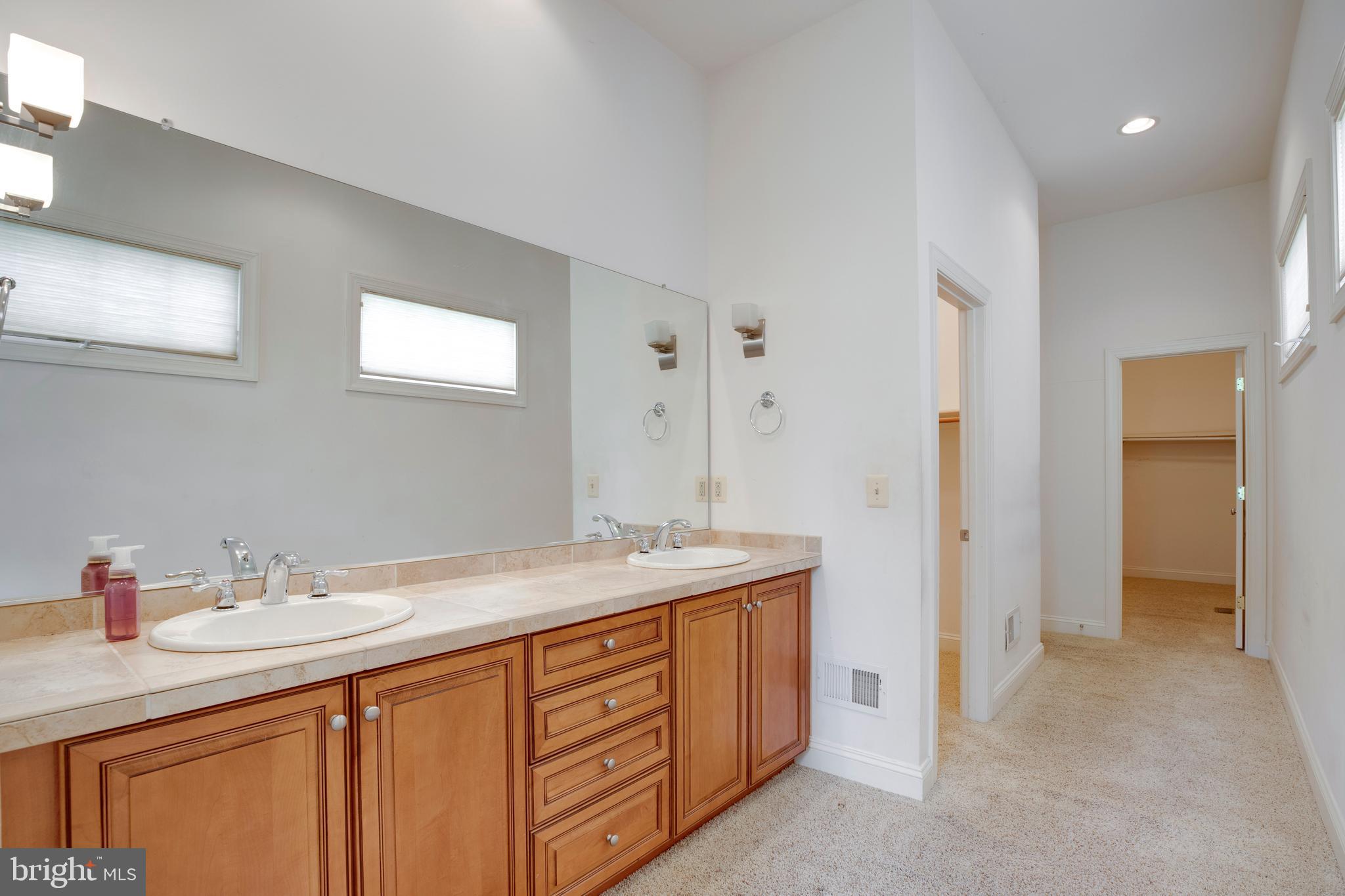 8277 Roxborough Loop Gainesville, VA 20155 - Photo 43 of 85