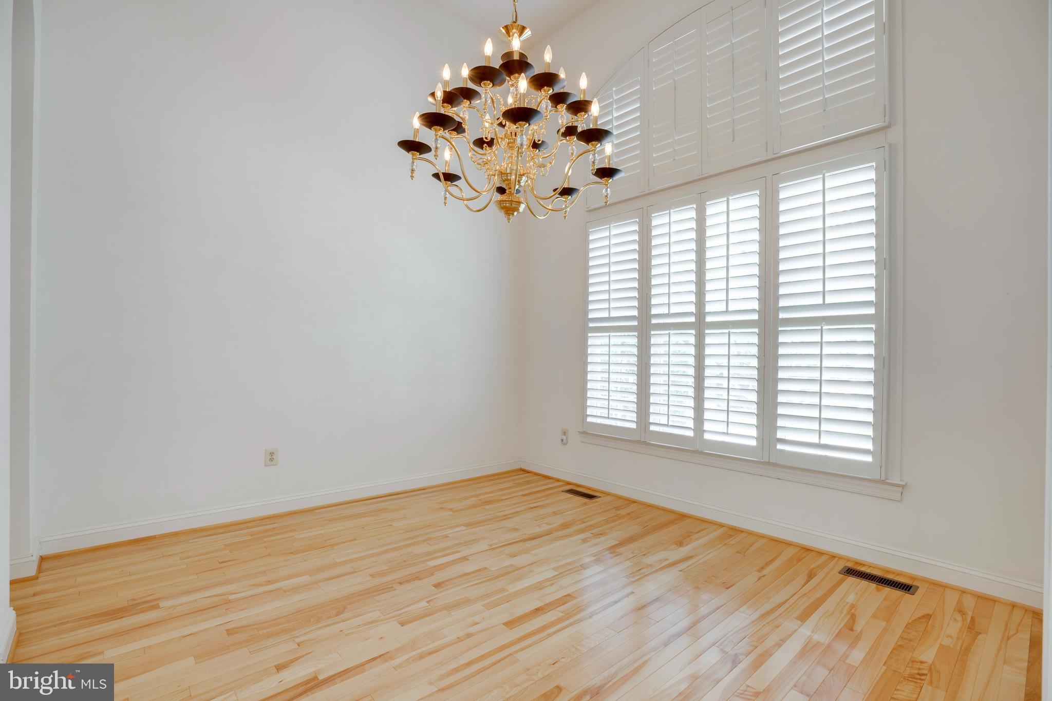 8277 Roxborough Loop Gainesville, VA 20155 - Photo 5 of 85